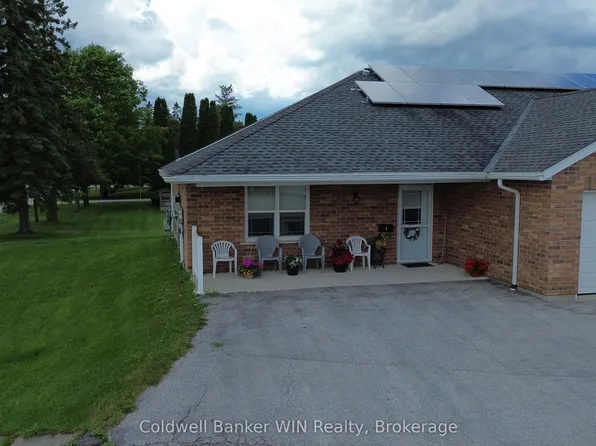 444 Newfoundland St #1, Wellington North, ON N0G 2L2