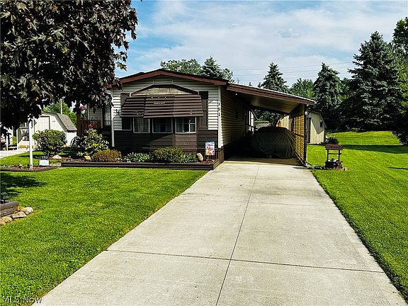 3rd image of 151 Hickory Cir