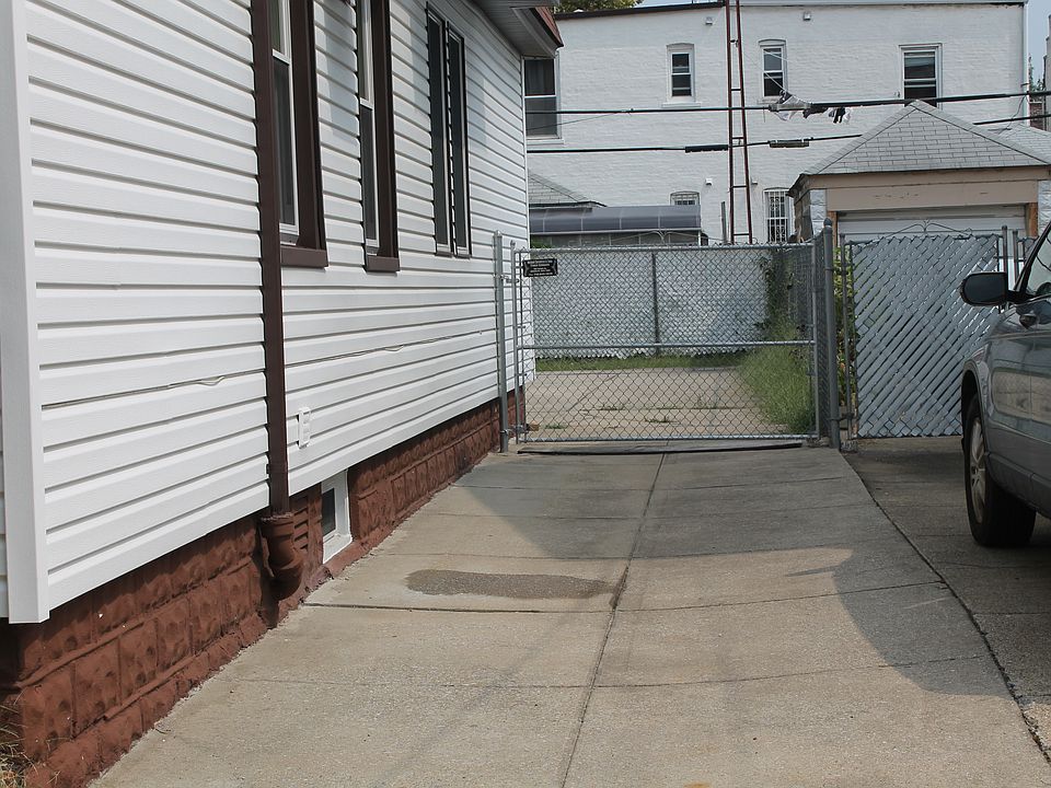2nd image of 2409 E 21st St