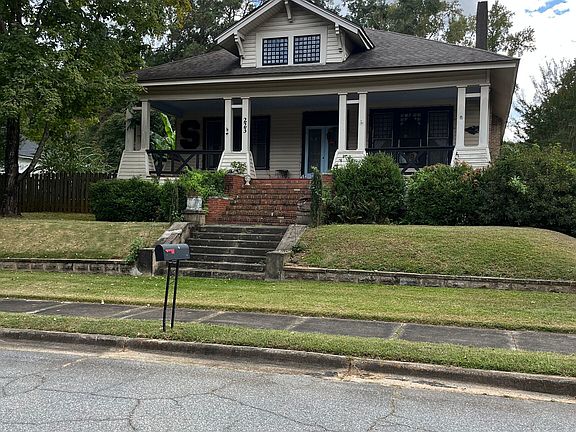 4th image of 223 5th St