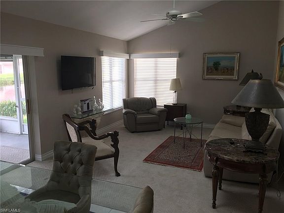Great room with vaulted ceilings.