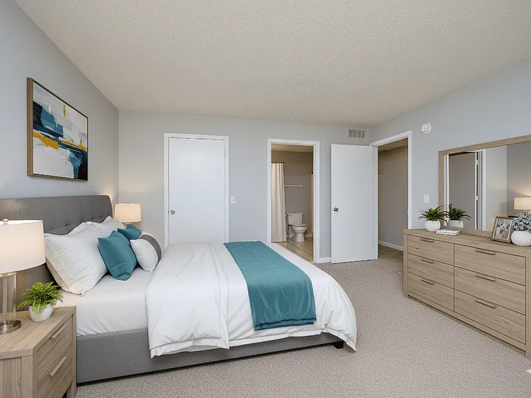 CenterPointe Apartments & Townhomes — Photo 32