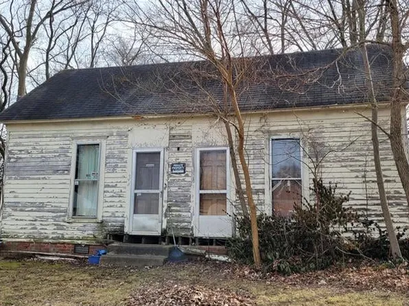 307 W Montgomery St, Owensville, IN 47665