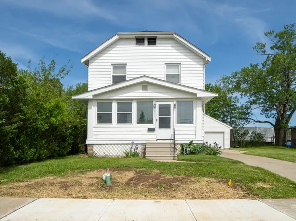 5482 Morgan St, Maple Heights, OH 44137