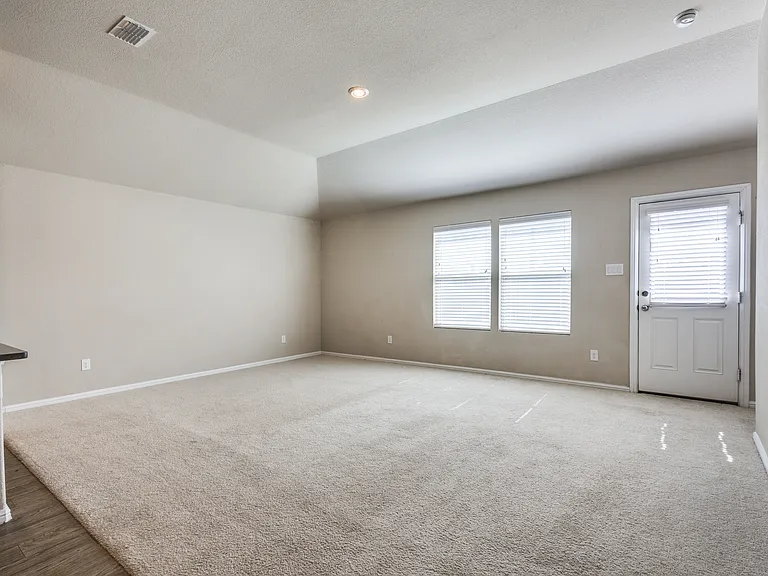 6020 Halton Dr — Photo 5
