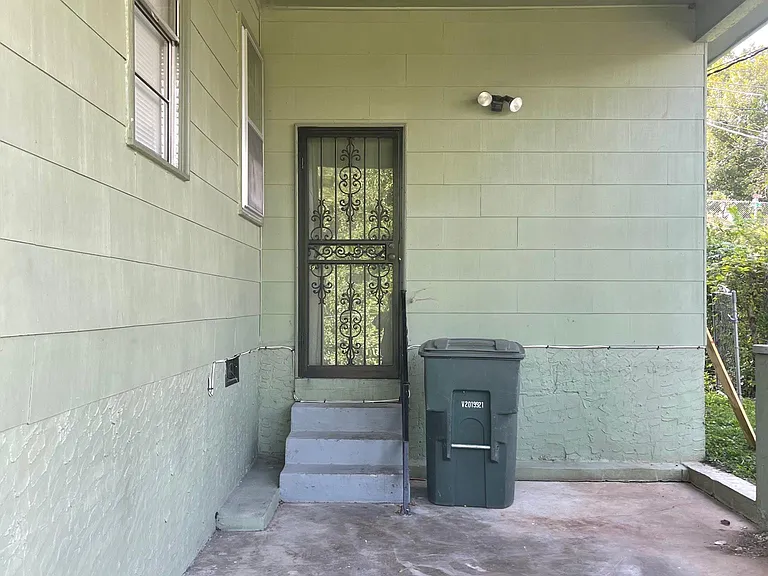 1115 Orangewood Ave — Photo 6