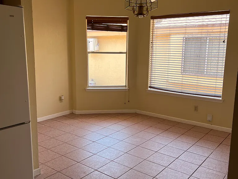 Gambel Quail Dr — Photo 20