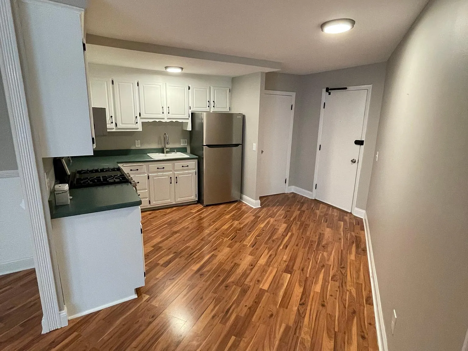 124 Biruta St — Photo 3