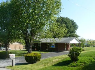 2057 Twin Oaks Ave, Pulaski, VA 24301