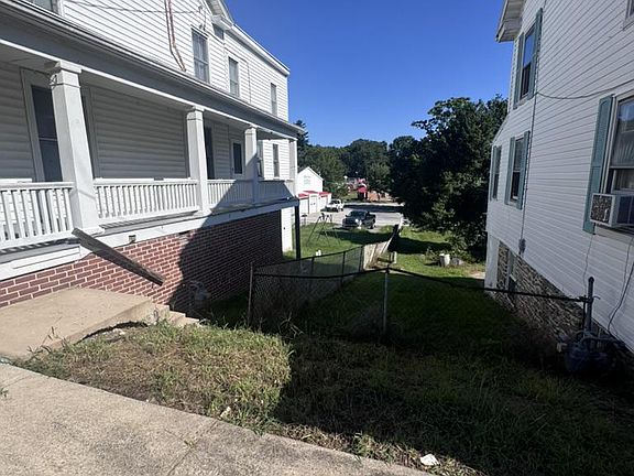 5th image of 22 W Main St