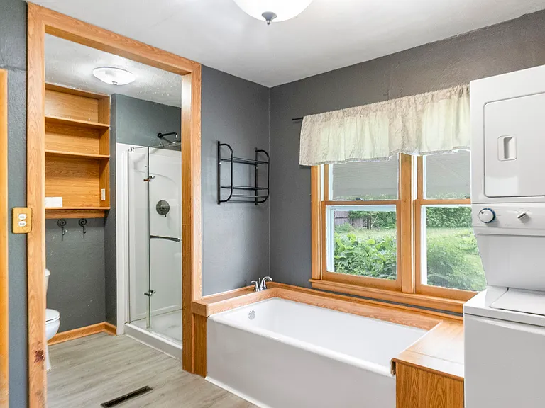 3310 Rownd St — Photo 11