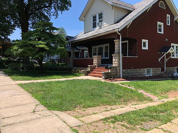 driveway plus street parking