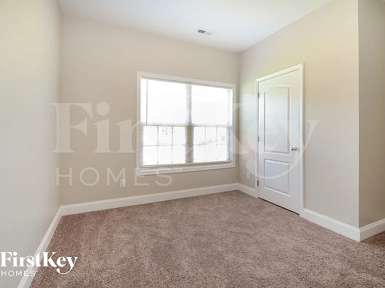 4345 Canterbury St — Photo 11