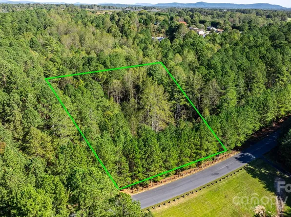 5493 Bridgewater Dr, Granite Falls, NC 28630