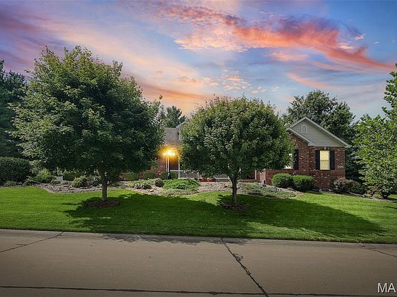 3rd image of 1105 Saddlewood Dr