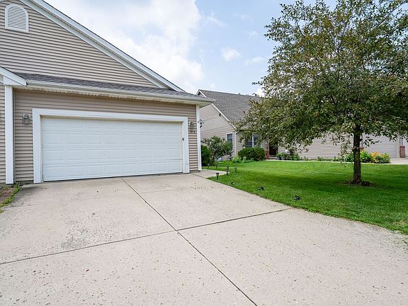 3rd image of 2915 E Raab Rd
