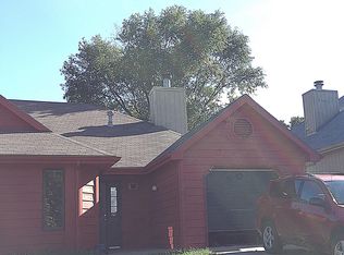 305 Glenview Dr, Lawrence, KS 66049