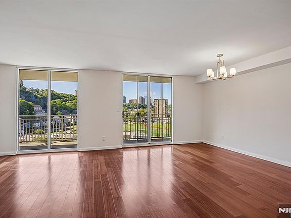 2nd image of 1077 River Rd APT 1013