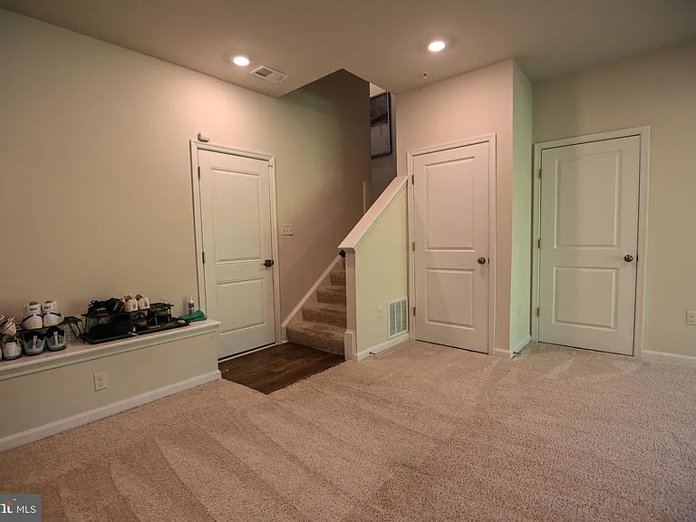 2047 Hinshaw Dr — Photo 9