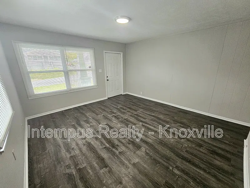 3 bed, 2.0 bath, 1200 sqft, $1,850 — Photo 3