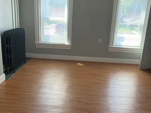 1329 Ripley St APT 1, Davenport, IA 52803