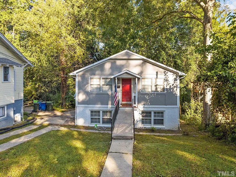 1823 White Oak Rd #B — Photo 2