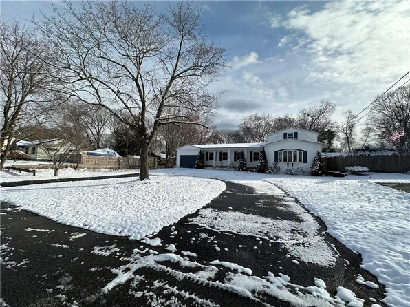 134 Lindy Ave, Warwick, RI 02889