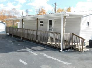 1211 1/2 E 6th Ave, Williamson, WV 25661