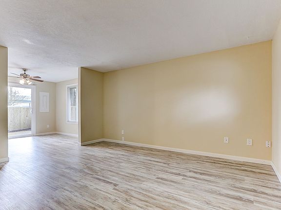 5th image of 11705 SE Market St #11785