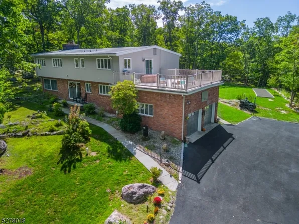 21 Beechwood Ln, Kinnelon Boro, NJ 07405