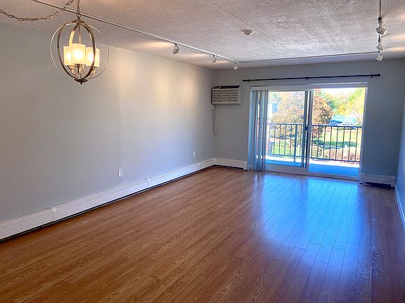 5th image of 575 Broad St #573-335