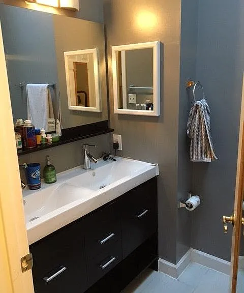 Bathroom 1 (3rd Floor; Master Bath of Bedroom 1)