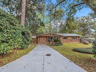 2613 Summerwood Ave — Photo 1