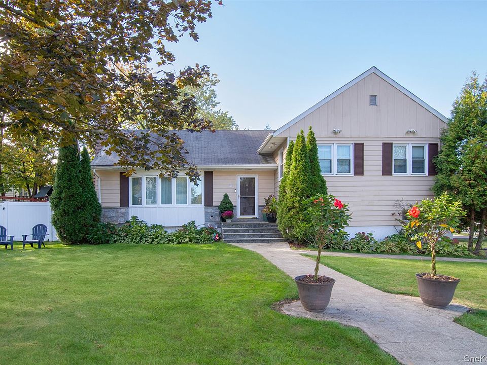 1st image of 99 Amherst Drive