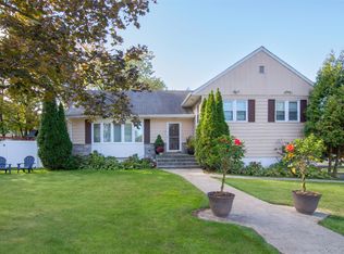 99 Amherst Drive, New Rochelle, NY 10804