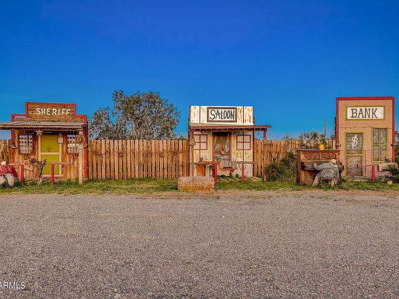 4th image of 51676 W JULIE Lane