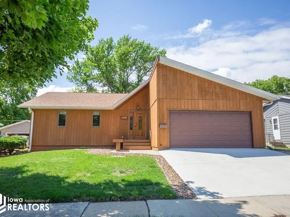 1302 E Linden St, Algona, IA 50511