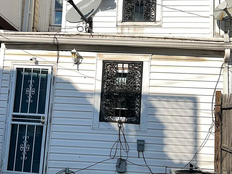 2329 E Fayette St — Photo 15