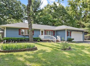 665 S Circle Ave, Port Barrington, IL 60010