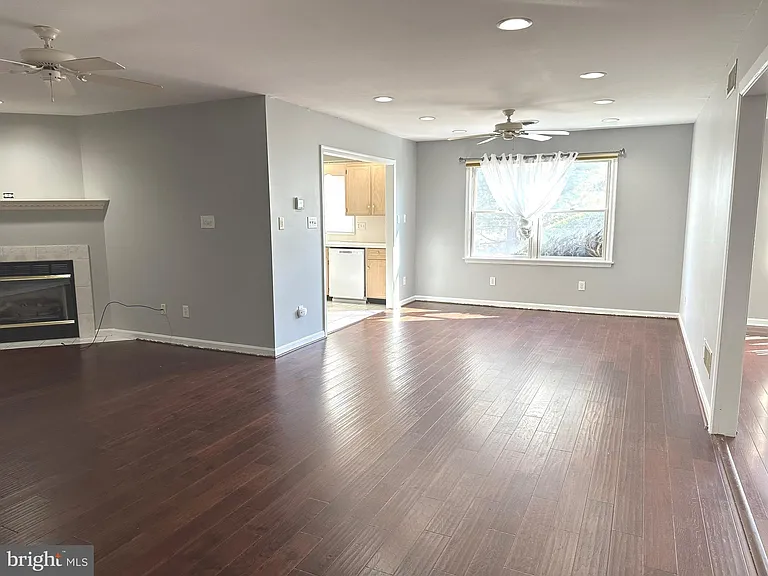 364 Phoenix Dr — Photo 8