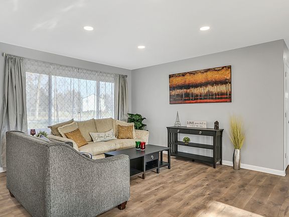 4th image of 2217 Heathercliff Dr