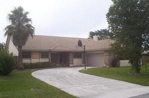 2nd image of 4821 E Roundtable Rd