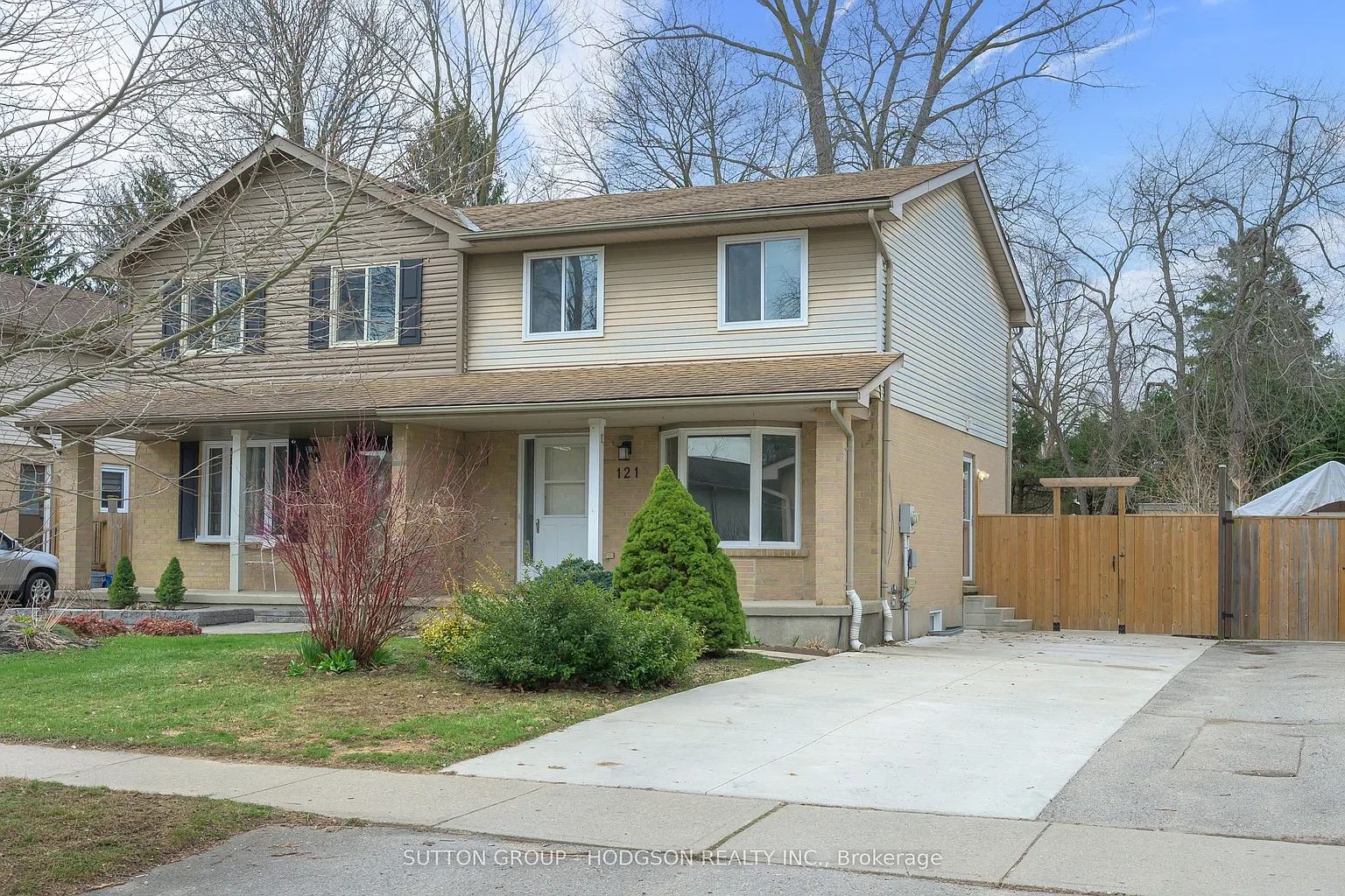 121 Kimberley Ave photo 1