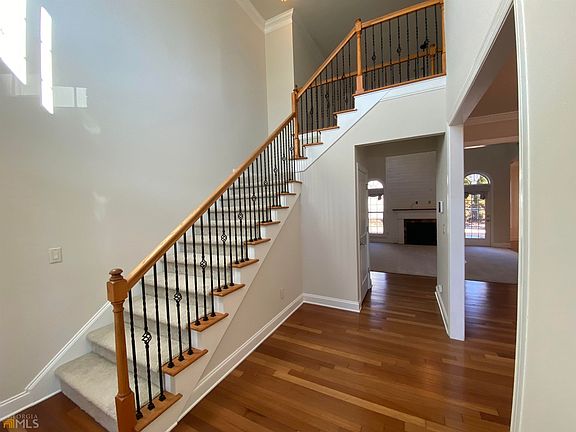 4th image of 281 Village Park Dr
