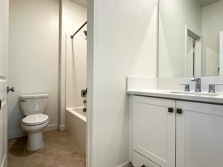 1645 W Lincoln Ave #101 — Photo 15