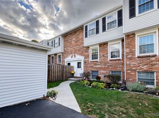1344 Independence Dr, Derby, NY 14047