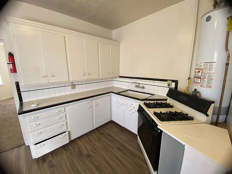 715-725 Copper Ave NW — Photo 9