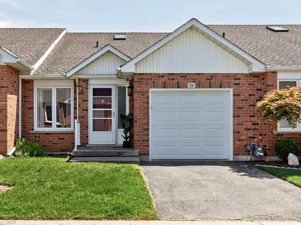 25 Kitty Murray Ln #6, Hamilton, ON L9K 1L3