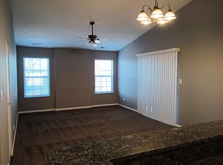 2044 N Rand Rd APT 205, Palatine, IL 60074