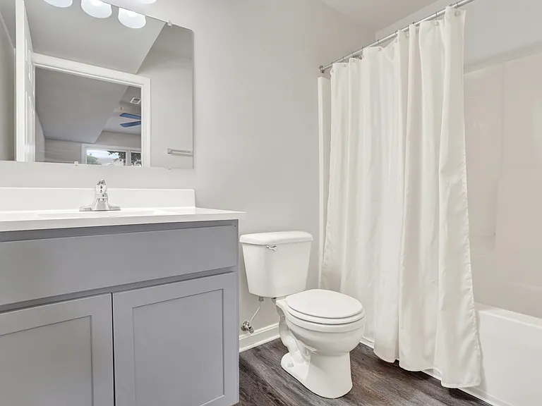 Cortland Apts. — Photo 6